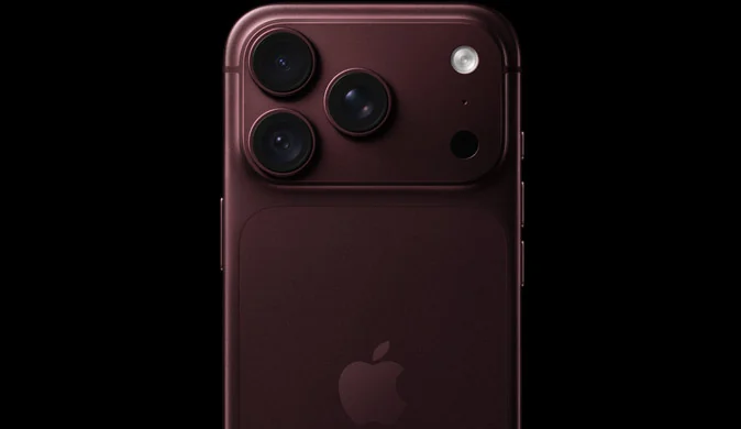 Cámaras traseras del iPhone 18 Pro en color borgoña